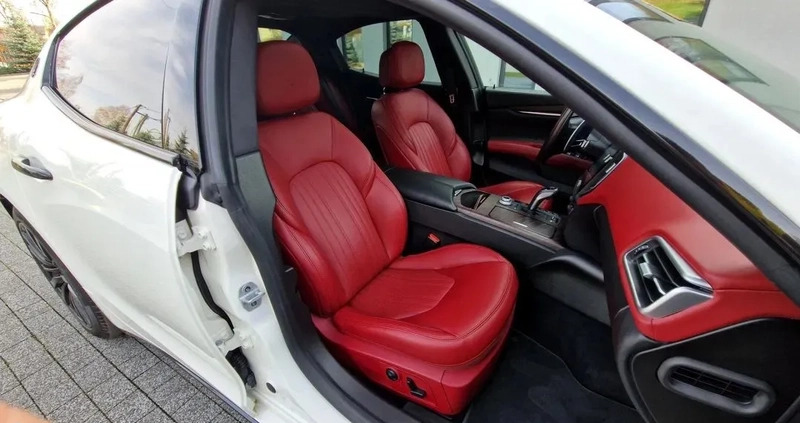 Maserati Ghibli cena 259000 przebieg: 33000, rok produkcji 2019 z Łowicz małe 781